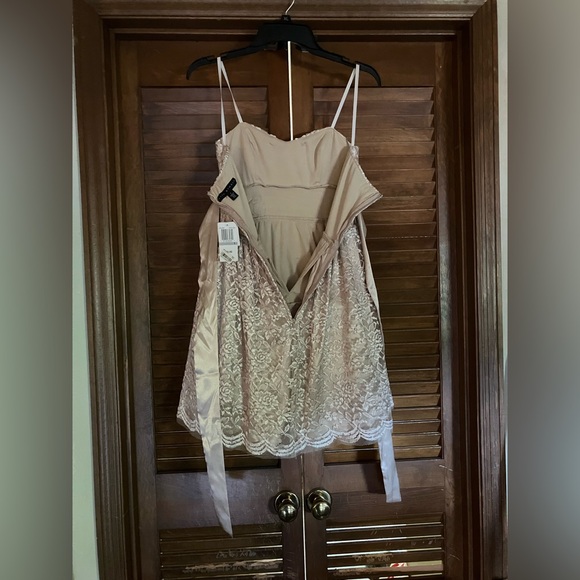 City Studio Macy’s Brand Strapless Gold Zip Dress NWT Lace W/ Rose Size 1 Women - Picture 6 of 7